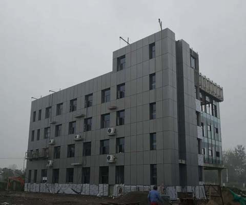福瑞爾鋁單板廠：福瑞爾辦公樓裝修即將完畢，帶您一撇她的芳容